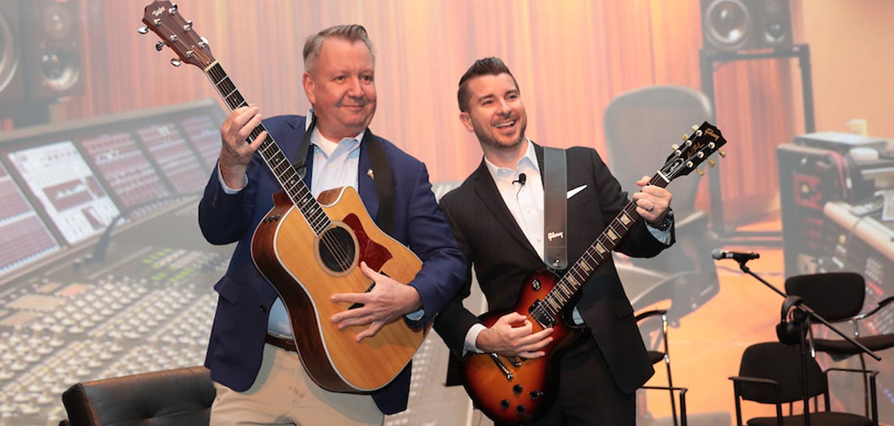 NAR president John Smaby, left, with 2019 AE Institute Chair Ryan Conrad