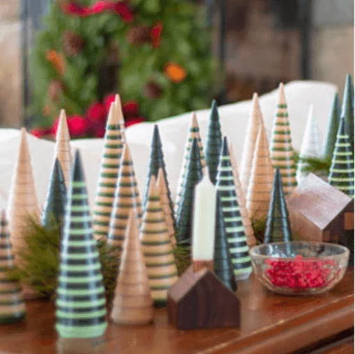 Pointy decorations on mantle