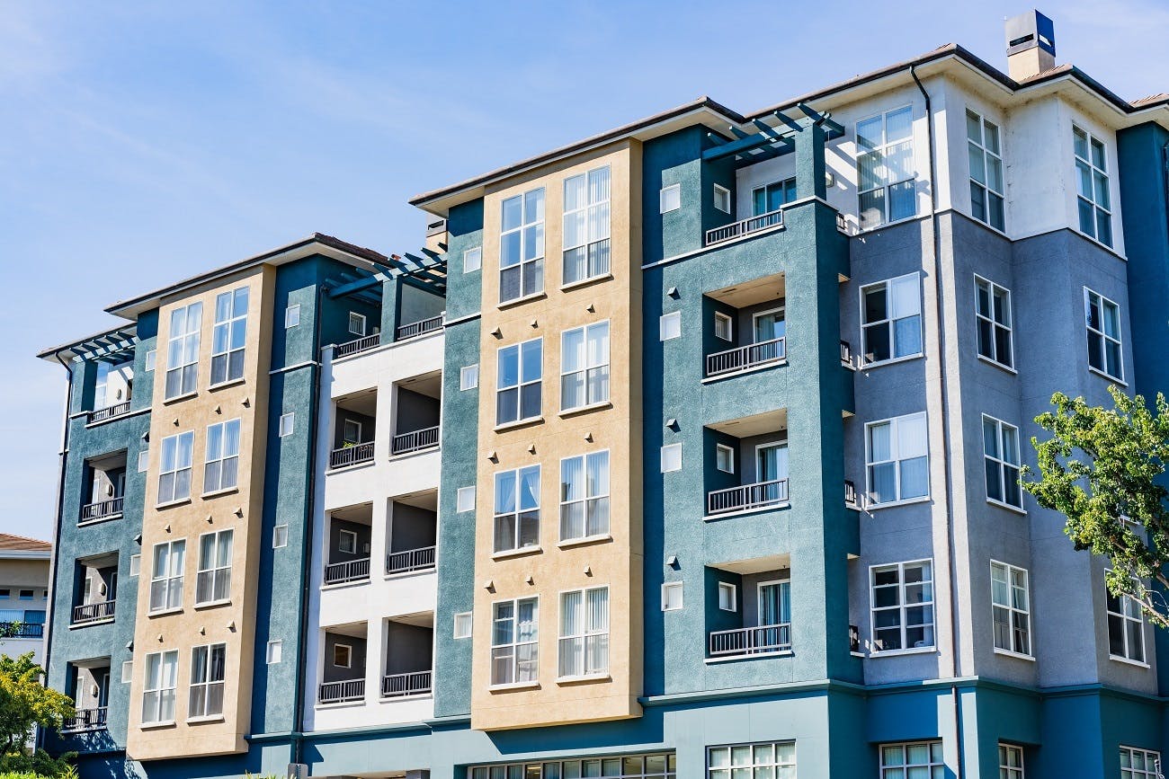 Exterior view of modern apartment building offering luxury rental units in Silicon Valley; Sunnyvale, San Francisco bay area, Ca