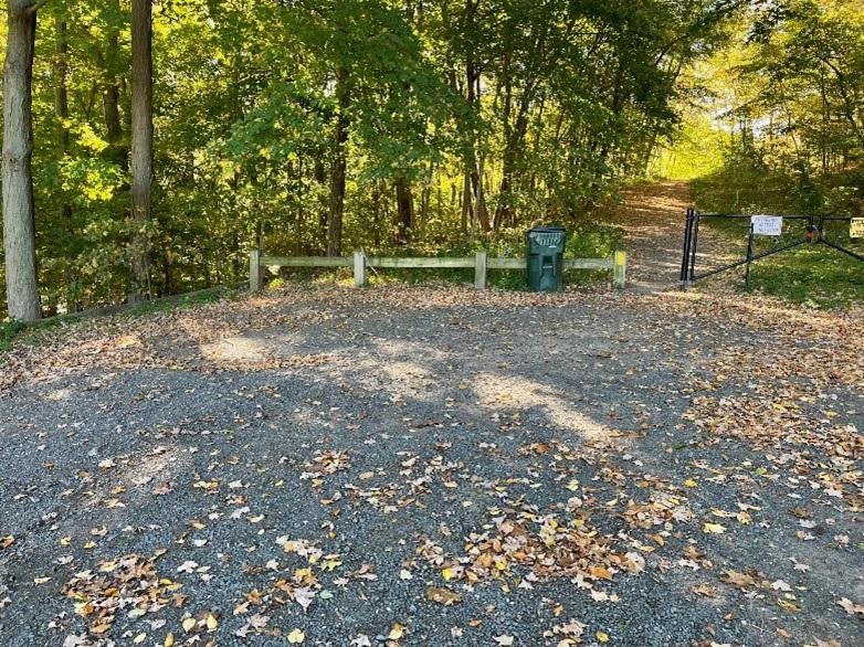 Entrance to Dividend Pond Trails in Rocky Hill, CT