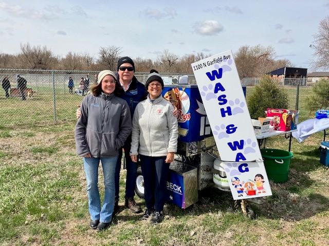 Wash & Wag volunteers at the grand opening helped the canine visitors to look their best.