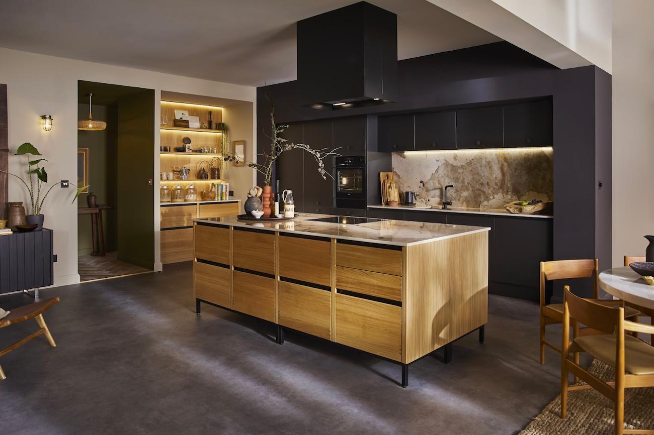 Black kitchen trend