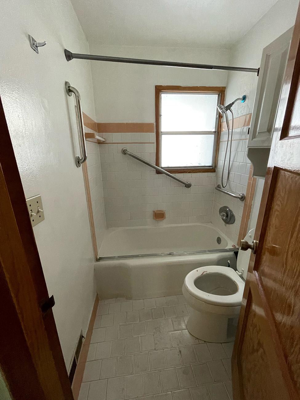 Bathroom before renovation