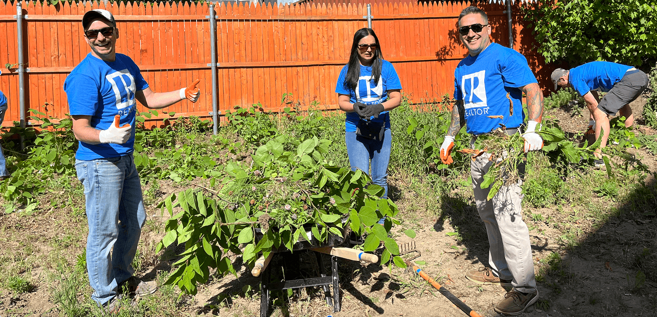 Pros Show Community Pride During REALTOR® Volunteer Days