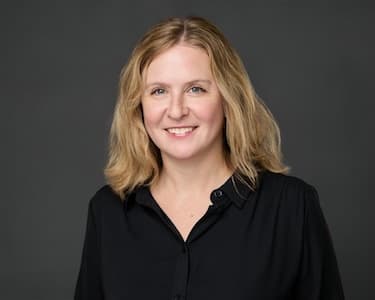 Lauren Pinch headshot